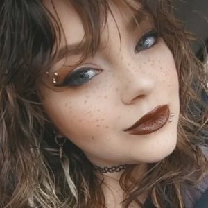 Meet your Posher, Michaela